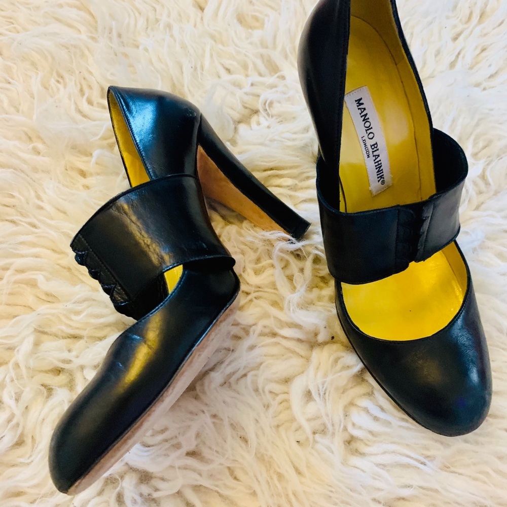 Manolo Blahnik - Picture 2 of 3
